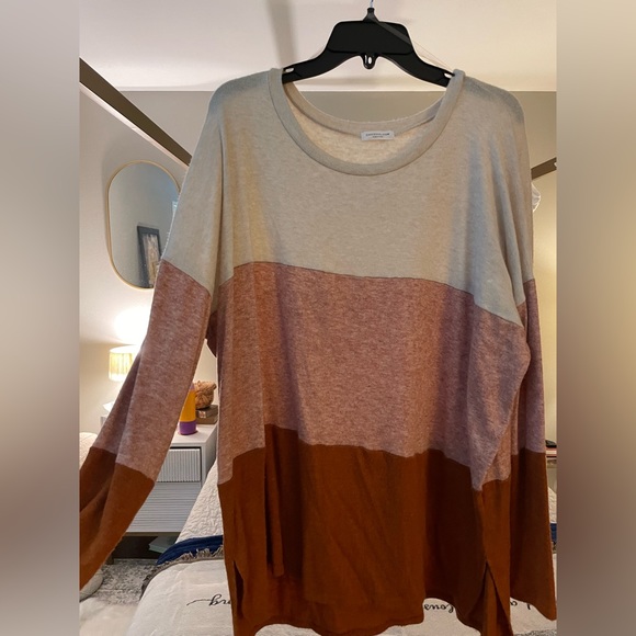 Chic Soul “Where Would You Go” Long Sleeve Top - Picture 3 of 5